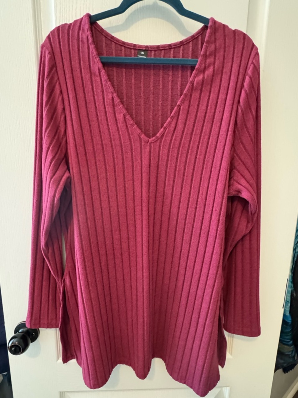SHEIN Ribbed V-Neck Tunic in Raspberry